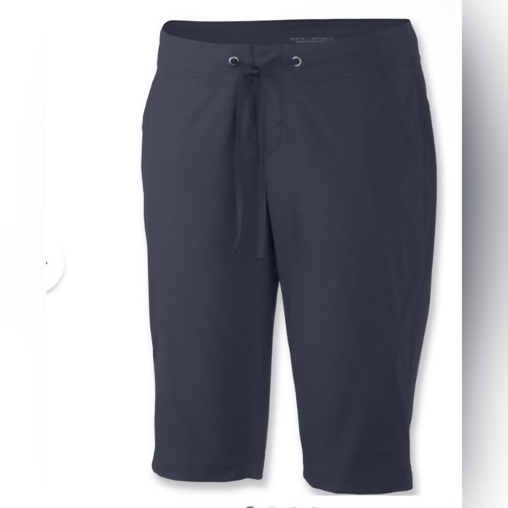 Columbia Black Women's Shorts